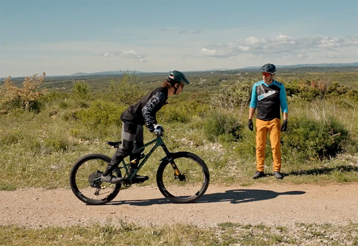 6-position-vtt-progresser-en-vtt position vtt en avant
