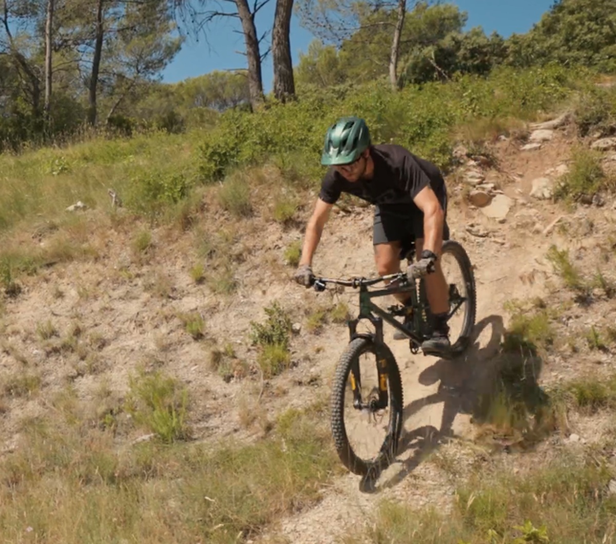 5-conseils-pilotage-freinage Dosage du freinage avant et arrière en descente VTT