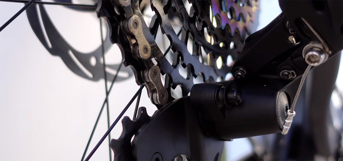 5-reglage-de-la-vis-englobe-derailleur-vtt le bon réglage de dérailleur vtt