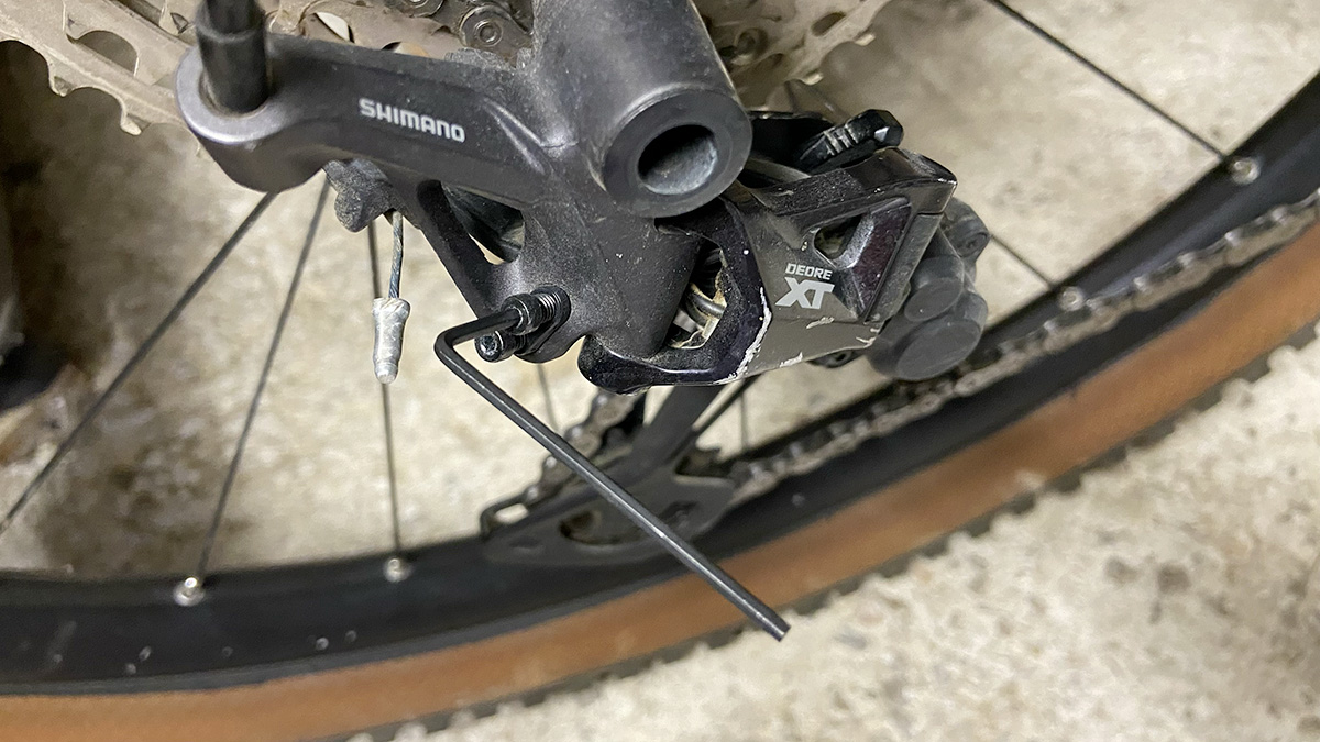 reglage-vis-derailleur-1 réglage vis de butée basse