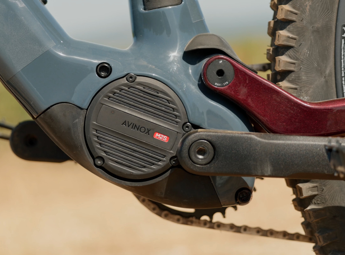 moteur avinox M2S sur vtt électrique crussis e-full 12.11